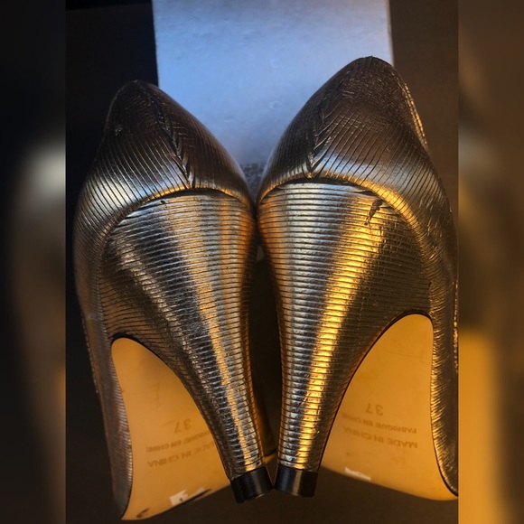 Free People Gold Shoes - Picture 4 of 6